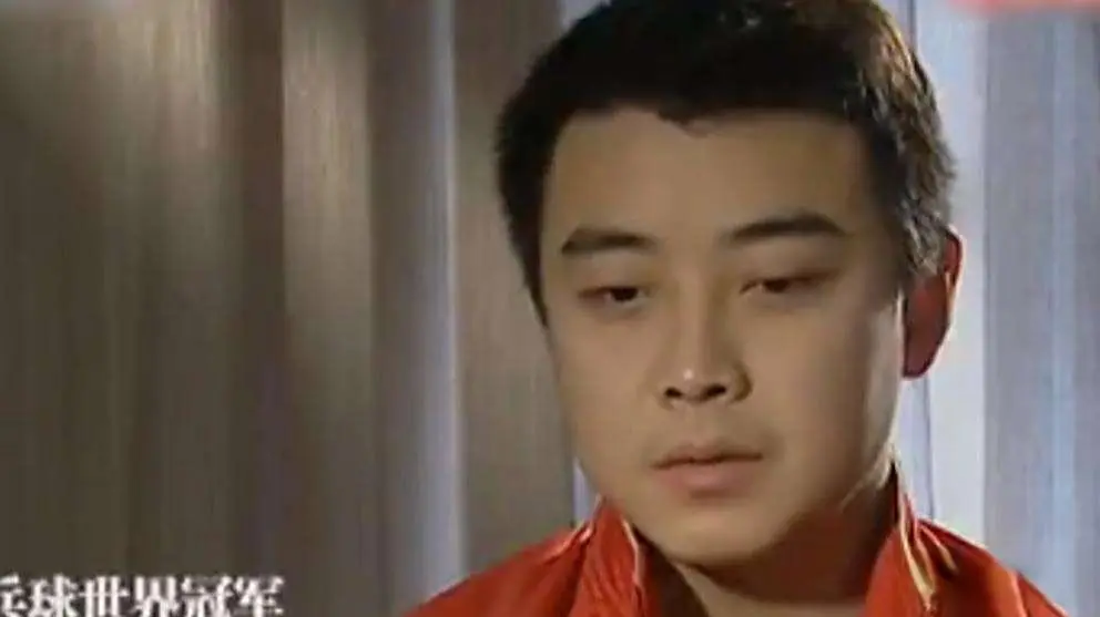 球拍被踩断, 闫安, NgRWn 球拍被踩断, 闫安, NgRWn